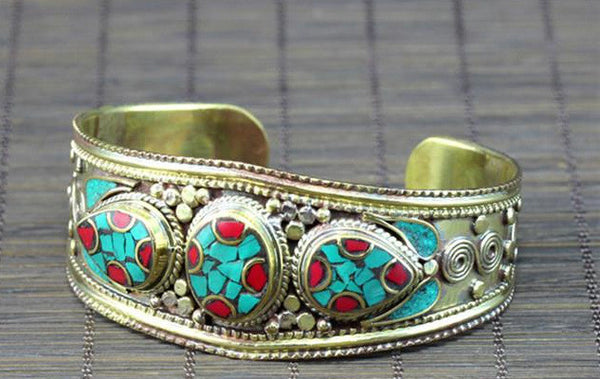 Green brass and coral bangle