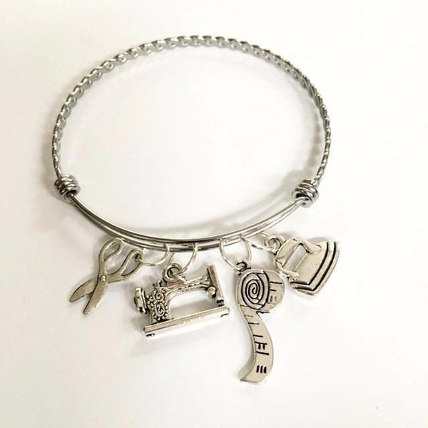 Charm bracelet; seamstress theme/Loves to sew!