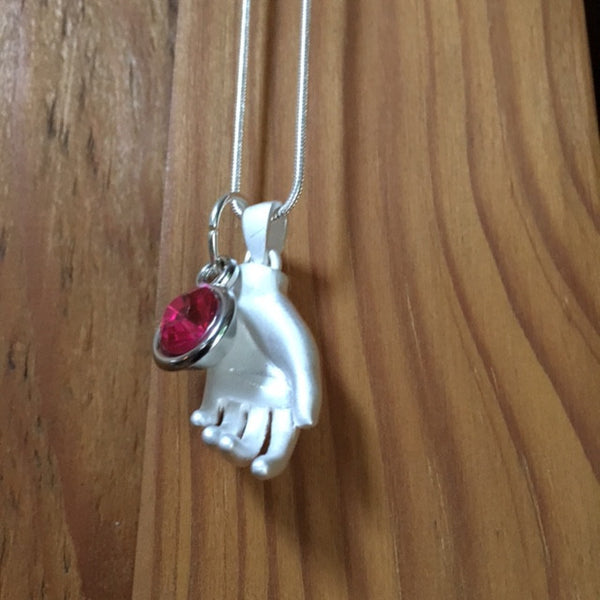 Necklace/hand therapy jewelry/resting attitude of the hand