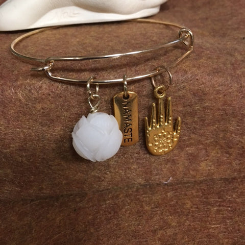 Charm bracelet/namaste/lotus flower & healing hand