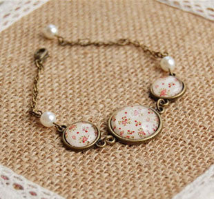 Nostalgia/vintage style bracelets