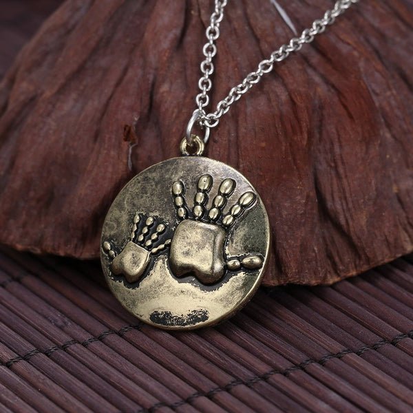 necklace mother and child hands
